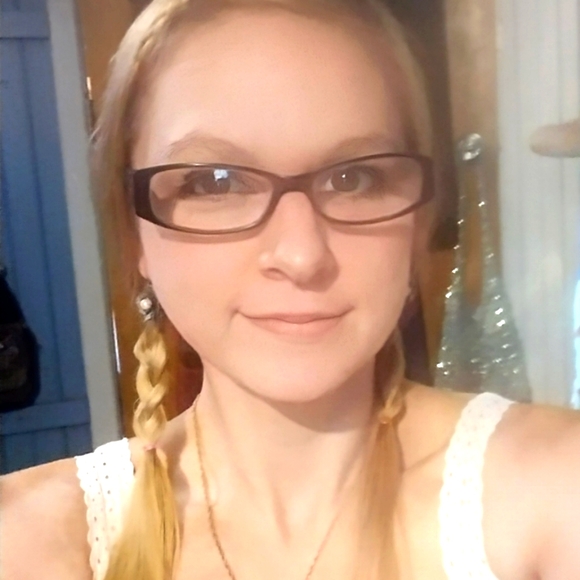 Meet your Posher, ShaRee - Picture 1 of 5